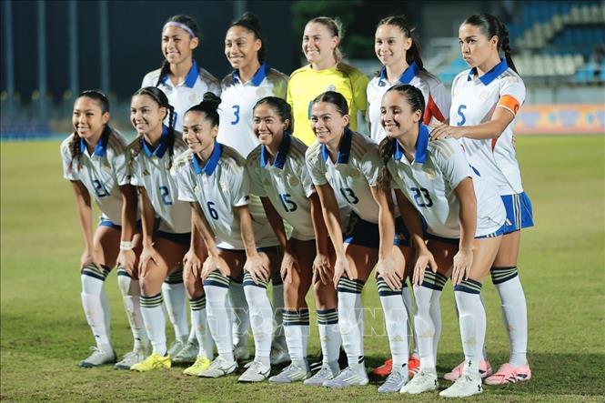 Đội hình ra sân của đội tuyển nữ Philippines. Ảnh: Minh Quyết - PV TTXVN tại Thái Lan
