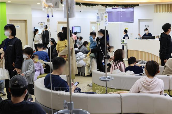 Bệnh nhân được điều trị tại bệnh viện ở Seoul, Hàn Quốc. Ảnh: Yonhap/TTXVN