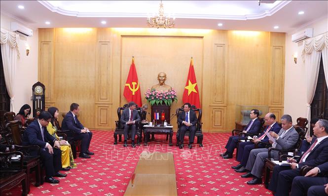 Rector of the Russian Presidential Academy of National Economy and Public Administration Alexey Komissarov has a working session with President of the Ho Chi Minh National Academy of Politics and Chairman of the Central Theory Council Prof. Nguyen Xuan Thang. VNA Photo: Văn Điệp