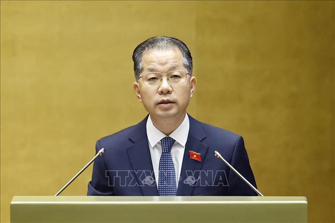 Chánh án Tòa án nhân dân tối cao Nguyễn Văn Quảng trình bày Báo cáo công tác của Tòa án nhân dân năm 2025. Ảnh: Doãn Tấn - TTXVN