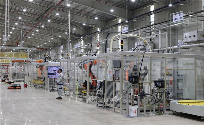 Production of the Kim Long Motor JSC at the Chan May-Lang Co economic zone in the central city of Hue. VNA Photo: Nguyên Lý 