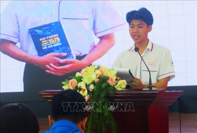 Em Phan Bảo Phúc, học sinh lớp 10A1, Trường THCS - THPT Thạnh Thắng, đoạt Giải Ba toàn quốc Cuộc thi Đại sứ Văn hóa đọc năm 2025. Ảnh: Ánh Tuyết - TTXVN