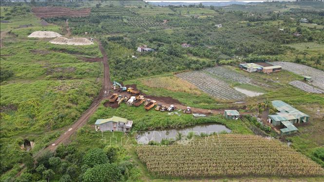 Khu vực giải phóng mặt bằng hồ Đắk Gang bị xác định là chậm. Ảnh: Hưng Thịnh – TTXVN