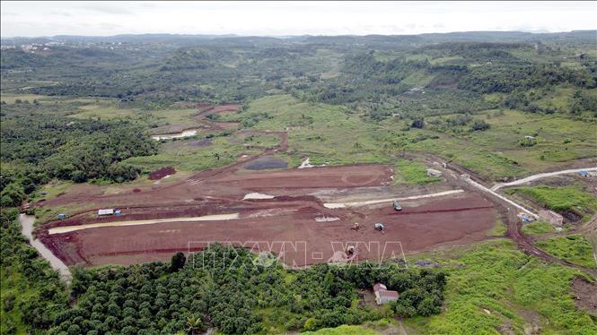 Hiện trạng thi công tại khu vực thân đập Đắk Gang. Ảnh: Hưng Thịnh – TTXVN