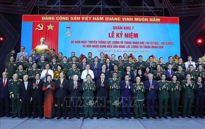 State President Luong Cuong and other delegates attending the event. VNA Photo: Lâm Khánh 