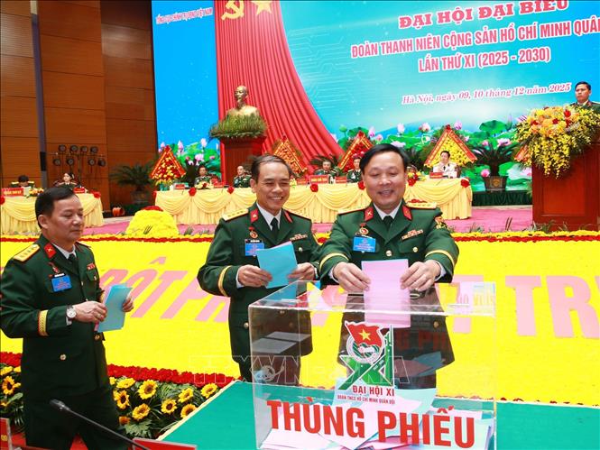 Đại hội bỏ phiếu bầu đoàn đại biểu đi dự Đại hội Đại biểu toàn quốc Đoàn Thanh niên Cộng sản Hồ Chí Minh lần thứ 13.  Ảnh: Trọng Đức - TTXVN.