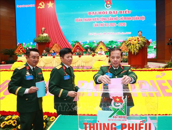 Đại hội bỏ phiếu bầu đoàn đại biểu đi dự Đại hội Đại biểu toàn quốc Đoàn Thanh niên Cộng sản Hồ Chí Minh lần thứ 13.  Ảnh: Trọng Đức - TTXVN.