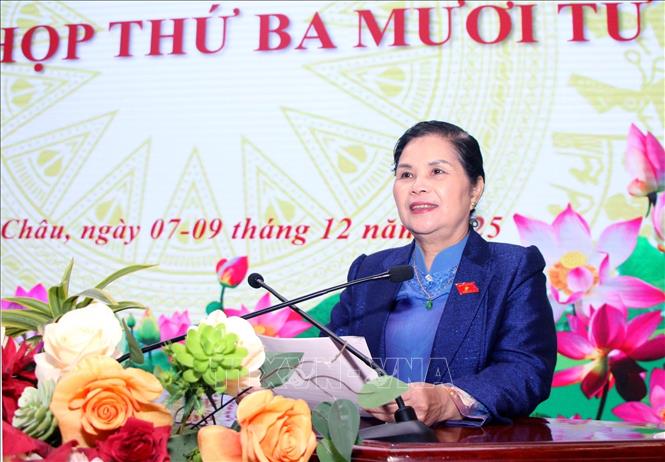 Chủ tịch Hội đồng nhân dân tỉnh Lai Châu Giàng Páo Mỷ phát biểu bế mạc kỳ họp. Ảnh: Quý Trung – TTXVN