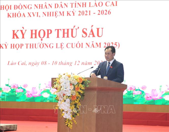 Bí thư Tỉnh ủy, Chủ tịch HĐND tỉnh Trịnh Việt Hùng phát biểu bế mạc. Ảnh: Tuấn Khôi/TTXVN 