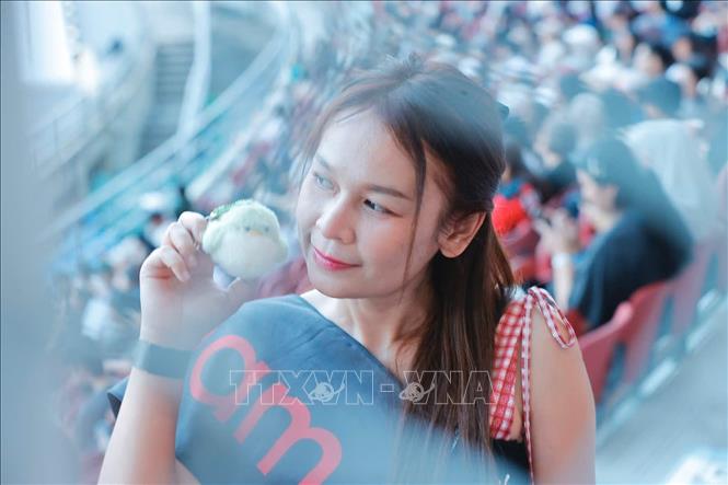 Cổ động viên đến dự lễ khai mạc. Ảnh: Minh Quyết - PV TTXVN từ Thái Lan