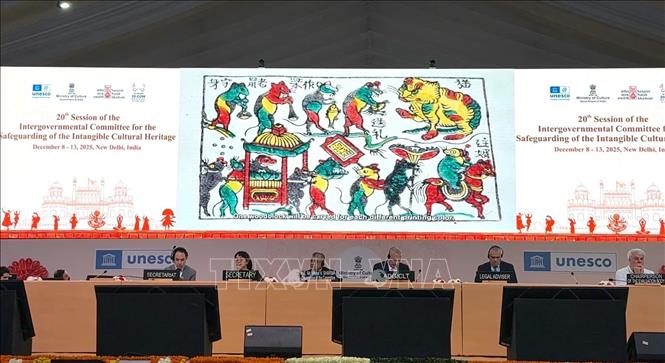 Không gian tranh dân gian Đông Hồ được trình chiếu tại Kỳ họp lần thứ 20 của Ủy ban Liên chính phủ Công ước 2003 về bảo vệ di sản văn hóa phi vật thể của UNESCO. Ảnh: Ngọc Thúy - P/v TTXVN tại New Delhi