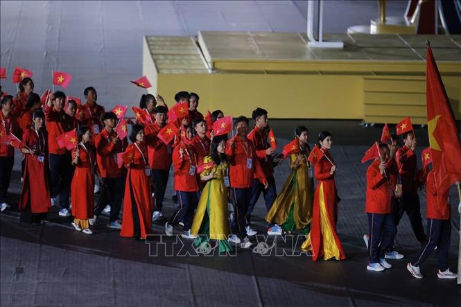 Đoàn thể thao Việt Nam tại lễ khai mạc SEA Games 33. Ảnh: Minh Quyết - PV TTXVN từ Thái Lan