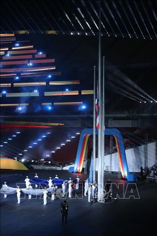 Nghi thức thượng cờ Thái Lan và Liên đoàn SEA Games. Ảnh: Minh Quyết - PV TTXVN từ Thái Lan