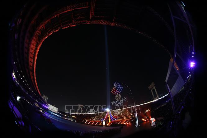 Toàn cảnh sân vận động Rajamangala (Bangkok) nơi diễn ra Lễ khai mạc SEA Games 33. Ảnh: Minh Quyết - PV TTXVN từ Thái Lan