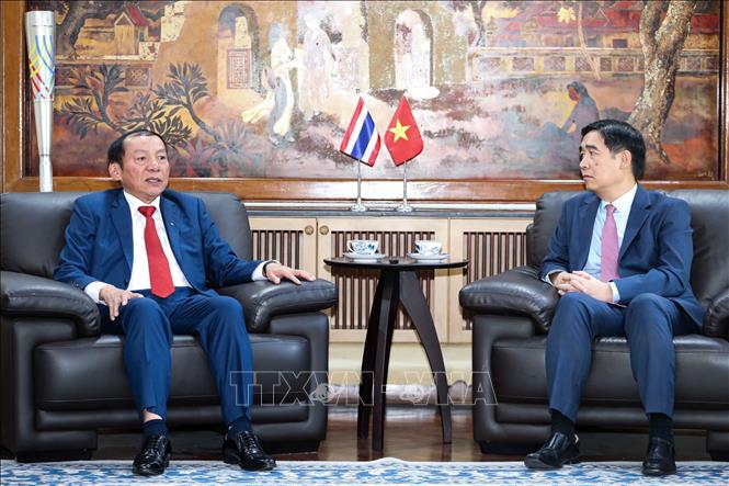 Bộ trưởng Nguyễn Văn Hùng gợi mở ý tưởng tổ chức hoạt động văn hóa, thể thao, du lịch nhân kỷ niệm 50 năm thiết lập quan hệ ngoại giao Việt Nam - Thái Lan vào năm 2026. Ảnh: TTXVN phát