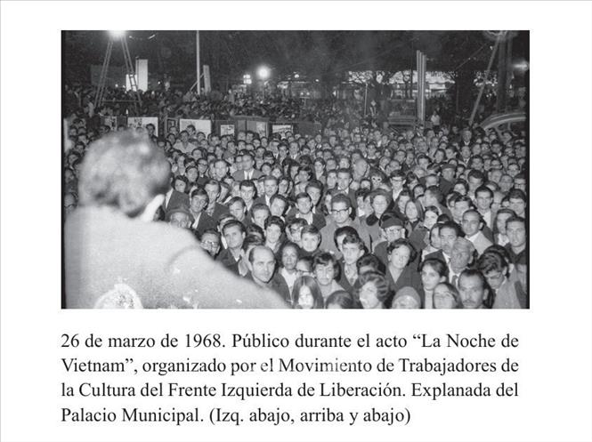Bức ảnh do phóng viên của nhật báo El Popular, cơ quan ngôn luận của PCU, thực hiện, phản ảnh hình ảnh đông đảo người dân Uruguay tại sự kiện “Đêm Việt Nam” ngày 26/3/1968 tại quảng trường trụ sở Hội đồng Thành phố Montevideo, phản đối cuộc chiến tranh xâm lược của Mỹ tại Việt Nam, được đăng trong Tuyển tập Hồ Chí Minh. Ảnh: Diệu Hương-Phóng viên TTXVN tại Nam Mỹ 