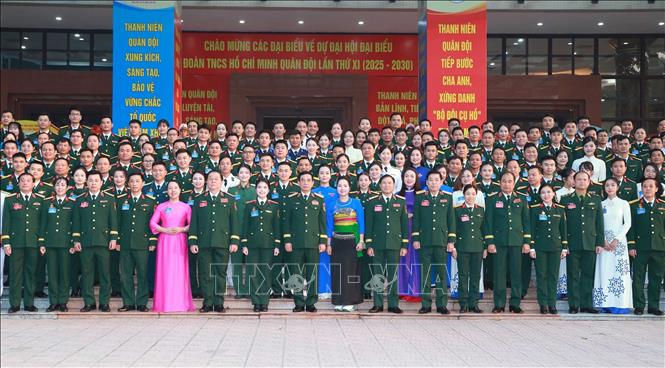 Đại tướng Phan Văn Giang, Ủy viên Bộ Chính trị, Phó Bí thư Quân ủy Trung ương, Bộ trưởng Bộ Quốc phòng cùng lãnh đạo Tổng cục Chính trị, Bộ Tổng Tham mưu và đại biểu dự Đại hội. Ảnh: Trọng Đức - TTXVN