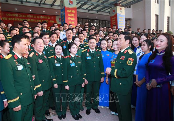 Đại tướng Phan Văn Giang, Ủy viên Bộ Chính trị, Phó Bí thư Quân ủy Trung ương, Bộ trưởng Bộ Quốc phòng cùng lãnh đạo Tổng cục Chính trị, Bộ Tổng Tham mưu và đại biểu dự Đại hội. Ảnh: Trọng Đức - TTXVN