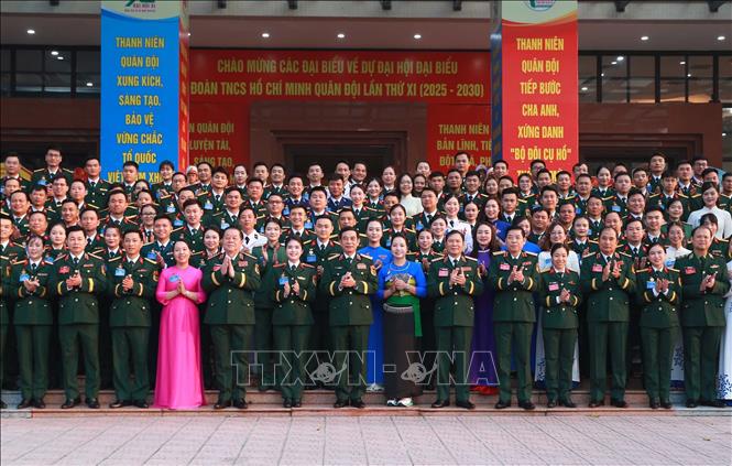 Đại tướng Phan Văn Giang, Ủy viên Bộ Chính trị, Phó Bí thư Quân ủy Trung ương, Bộ trưởng Bộ Quốc phòng cùng lãnh đạo Tổng cục Chính trị, Bộ Tổng Tham mưu và đại biểu dự Đại hội. Ảnh: Trọng Đức - TTXVN