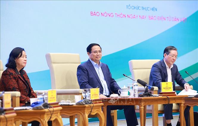 Thủ tướng Phạm Minh Chính đối thoại với nông dân năm 2025. Ảnh: Dương Giang-TTXVN 
