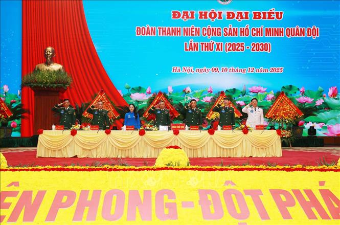 Đoàn Chủ tịch điều hành Đại hội. Ảnh: Trọng Đức - TTXVN