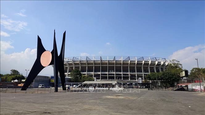 Sân vận động Azteca Banorte tại thủ đô Mexico City nơi diễn ra trận khai mạc World Cup 2026 hiện đang trong quá trình chỉnh trang. Ảnh: Phi Hùng - PV TTXVN tại Mexico