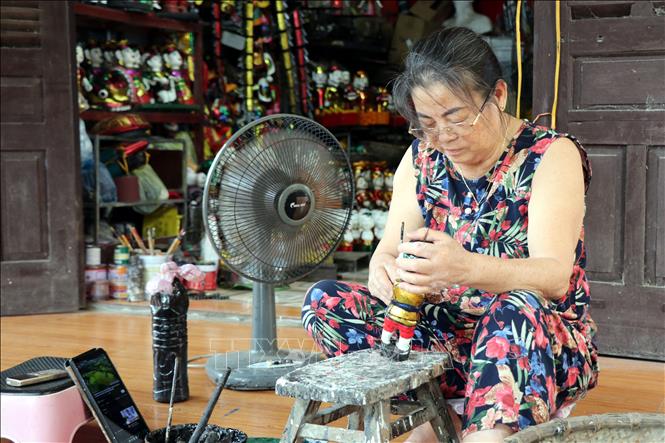 The water puppetry craft is still preserved in Ban Thanh village. VNA Photo: Nguyễn Lành