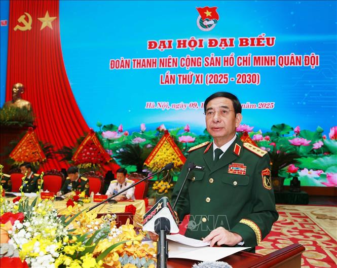 Đại tướng Phan Văn Giang, Ủy viên Bộ Chính trị, Phó Bí thư Quân ủy Trung ương, Bộ trưởng Bộ Quốc phòng phát biểu chỉ đạo tại Đại hội. Ảnh: Trọng Đức - TTXVN