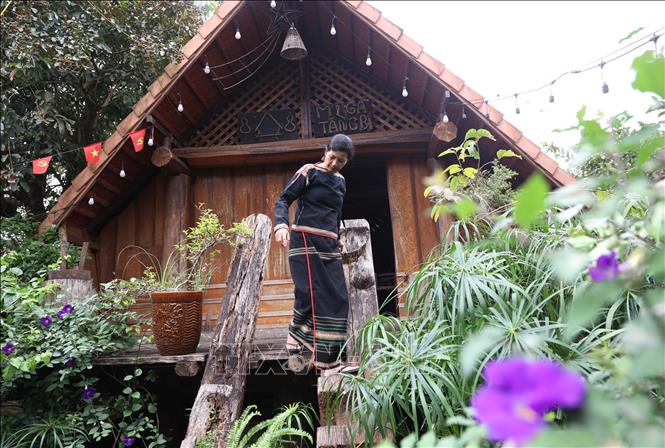 Ngôi nhà dài truyền thống của người Ê Đê được gìn giữ từ đời này sang đời khác. Ảnh: Tuấn Anh – TTXVN