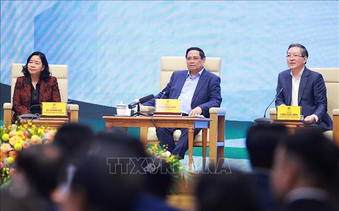 Thủ tướng Phạm Minh Chính đối thoại với nông dân năm 2025. Ảnh: Dương Giang-TTXVN 
