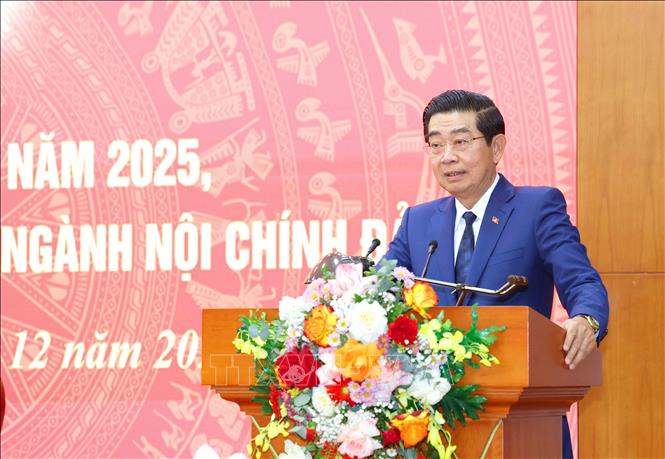 Đồng chí Võ Văn Dũng, Uỷ viên Trung ương Đảng, Phó Trưởng Ban Nội chính Trung ương phát biểu tại hội nghị. Ảnh: Phương Hoa – TTXVN