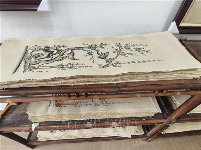 Tranh Đông Hồ in, vẽ. Ảnh: Thanh Thương- TTXVN