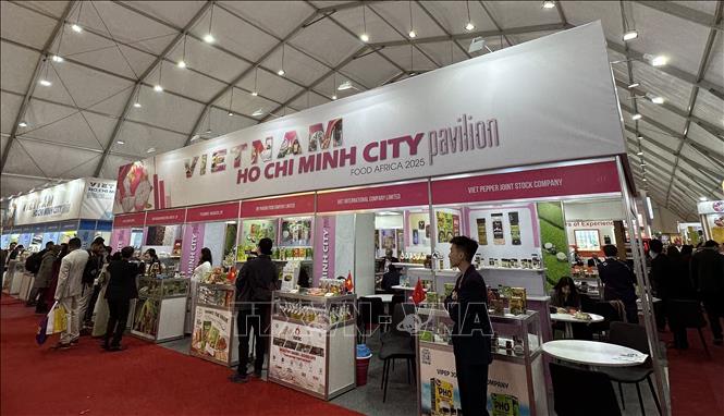 A pavillion of Ho Chi Minh city's businesses' agricultural products. VNA Photo: Nguyễn Trường