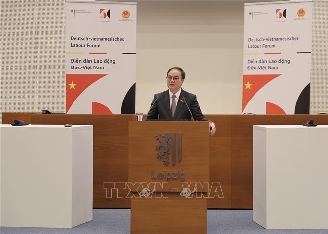 Deputy Minister of Home Affairs Vu Chien Thang speaks at the forum. VNA Photo: Thu Hằng