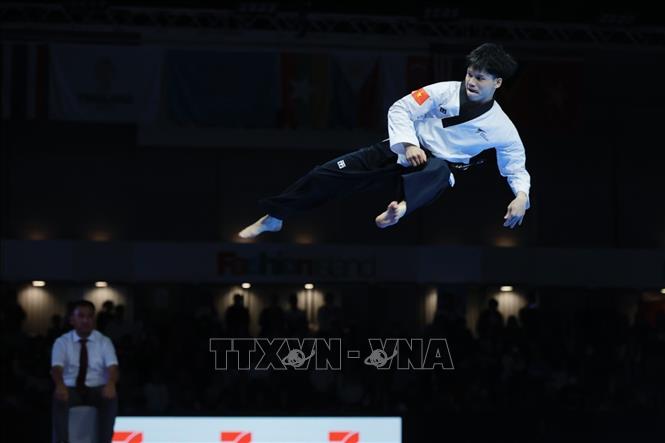 Các VĐV Lê Trần Kim Uyên, Nguyễn Xuân Thành, Trần Đăng Khoa, Trần Hồ Duy, Nguyễn Thị Y Bình, Nguyễn Phan Khánh Hân thi đấu xuất sắc, giành HCV nội dung đồng đội sáng tạo. Ảnh: Minh Quyết - PV TTXVN tại Thái Lan