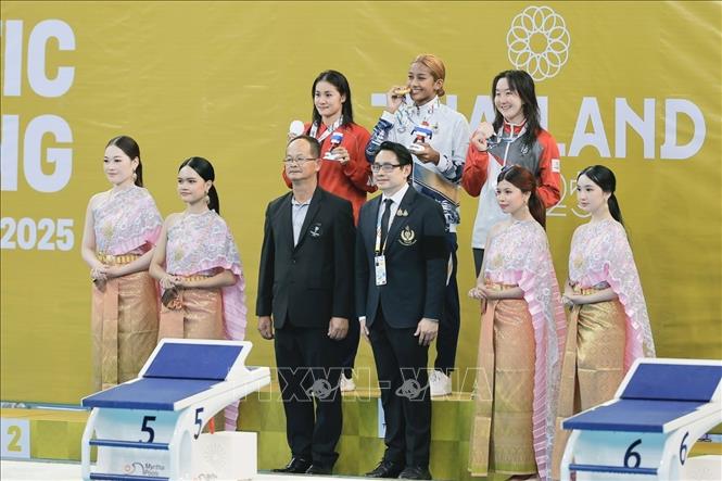 VĐV Võ Thị Mỹ Tiên giành HCB nội dung 200m bơi bướm nữ. Ảnh: Minh Quyết - PV TTXVN tại Thái Lan