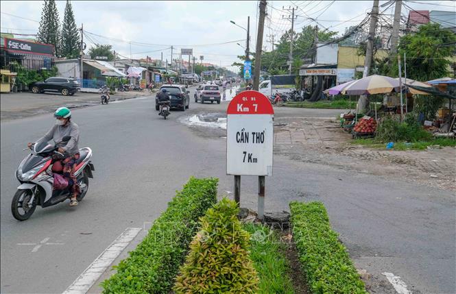 Điểm cuối dự án nâng cấp, mở rộng Quốc lộ 91 đoạn thuộc phường Thới An Đông, thành phố Cần Thơ. Ảnh: Thanh Liêm - TTXVN