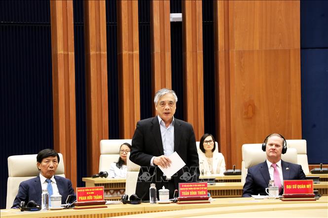 PGS. TS Trần Đình Thiên, thành viên Hội đồng tư vấn chính sách của Thủ tướng, nguyên Viện trưởng Viện Kinh tế Việt Nam phát biểu tại hội nghị. Ảnh: Mạnh Tú - TTXVN 