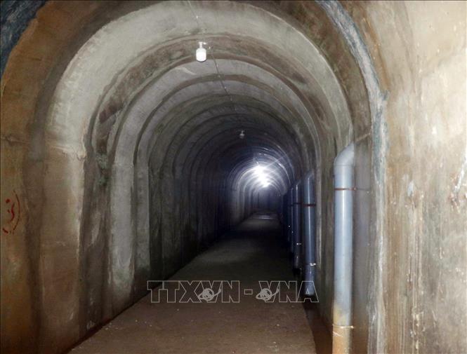 Những dòng thấm nhỏ tại các khe thi công, khớp nối bê tông ở vị trí tiếp giáp giữa bê tông và ống nhựa PVC thoát nước thân đập của hồ chứa nước Sông Than đã được xử lý. Ảnh: TTXVN phát