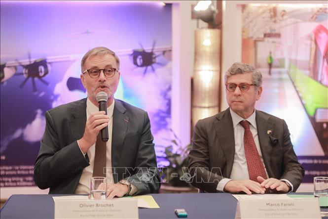 Đại sứ Pháp tại Việt Nam Olivier Brochet phát biểu. Ảnh: Phan Phương – TTXVN