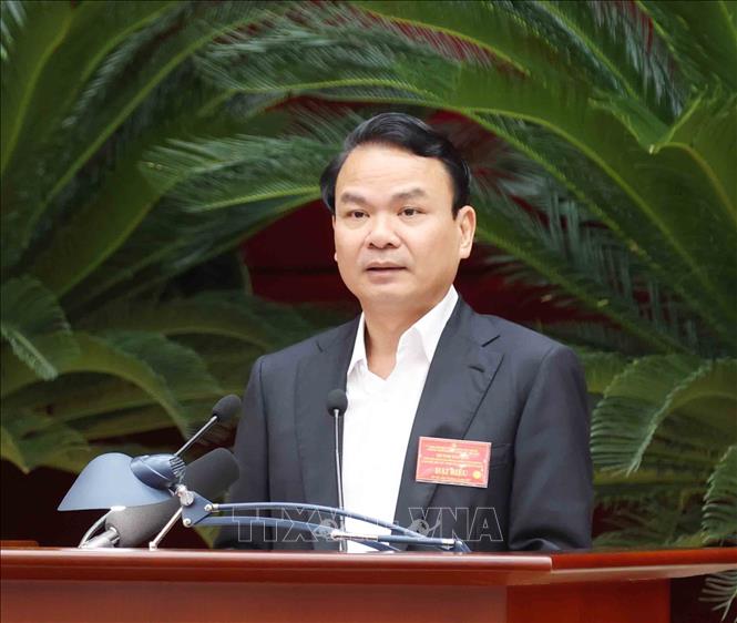 Đồng chí Đặng Xuân Phong, Uỷ viên Trung ương Đảng, Bí thư Tỉnh uỷ Ninh Bình trình bày tham luận tại hội nghị. Ảnh: Phương Hoa – TTXVN