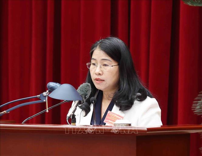 Đồng chí Trương Thị Linh, Trưởng Ban Nội chính Tỉnh uỷ Quảng Ngãi trình bày tham luận tại hội nghị. Ảnh: Phương Hoa – TTXVN