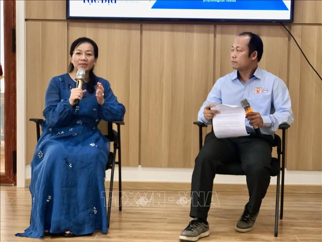 Đại diện doanh nghiệp địa phương tham gia phiên tọa đàm trong chương trình. Ảnh: Mỹ Phương - TTXVN