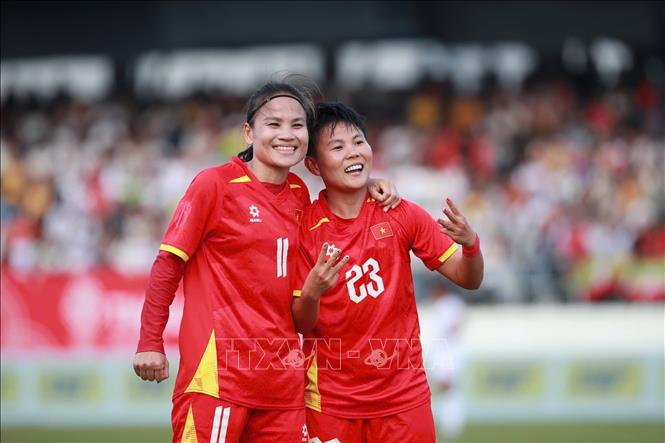 Tuyển nữ Việt Nam đang tạm dẫn với tỉ số 2 - 0. Ảnh: TTXVN phát