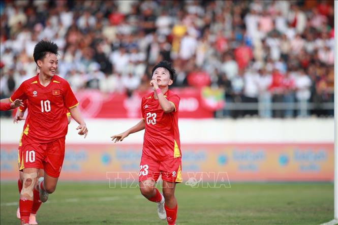 Bích Thùy ăn mừng sau khi nâng tỉ số lên 2 - 0. Ảnh: TTXVN phát