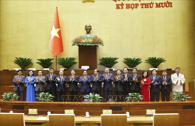 Tổng Bí thư Tô Lâm cùng các đồng chí lãnh đạo Đảng, Nhà nước với đại biểu dự bế mạc kỳ họp. Ảnh: Doãn Tấn - TTXVN