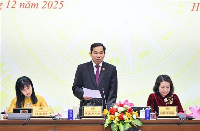 Tổng thư ký, Chủ nhiệm Văn phòng Quốc hội Lê Quang Mạnh chủ trì Họp báo. Ảnh: Minh Đức – TTXVN