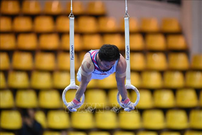 VĐV Nguyễn Văn Khánh Phong giành HCV nội dung vòng treo. Ảnh: TTXVN phát  