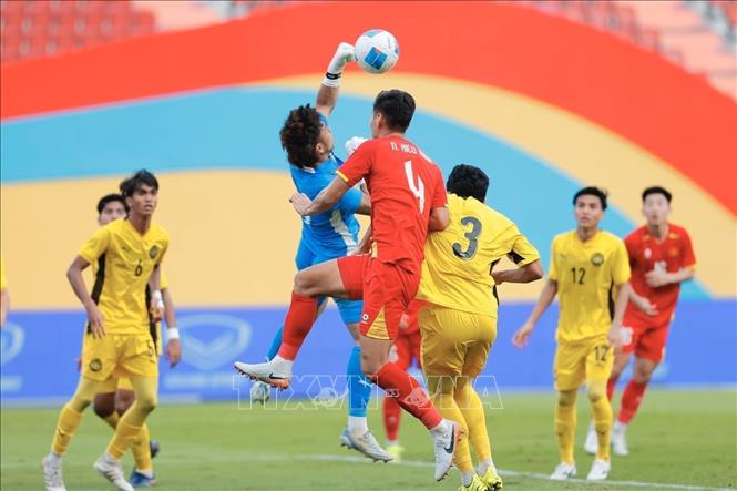 Pha tấn công của các cầu thủ U22 Việt Nam. Ảnh: Minh Quyết – PV TTXVN tại Thái Lan