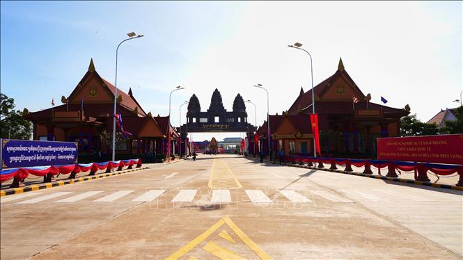 Cửa khẩu quốc tế Meun Chey, tỉnh tỉnh Prey Veng, Vương quốc Campuchia đối diện Cửa khẩu quốc tế Tân Nam (xã Tân Biên, tỉnh Tây Ninh). Ảnh: Minh Phú – TTXVN